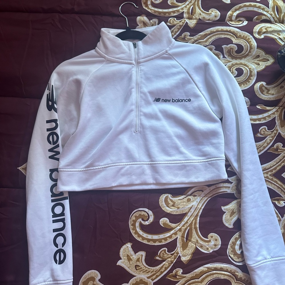 New Balance Cropped Zip Up